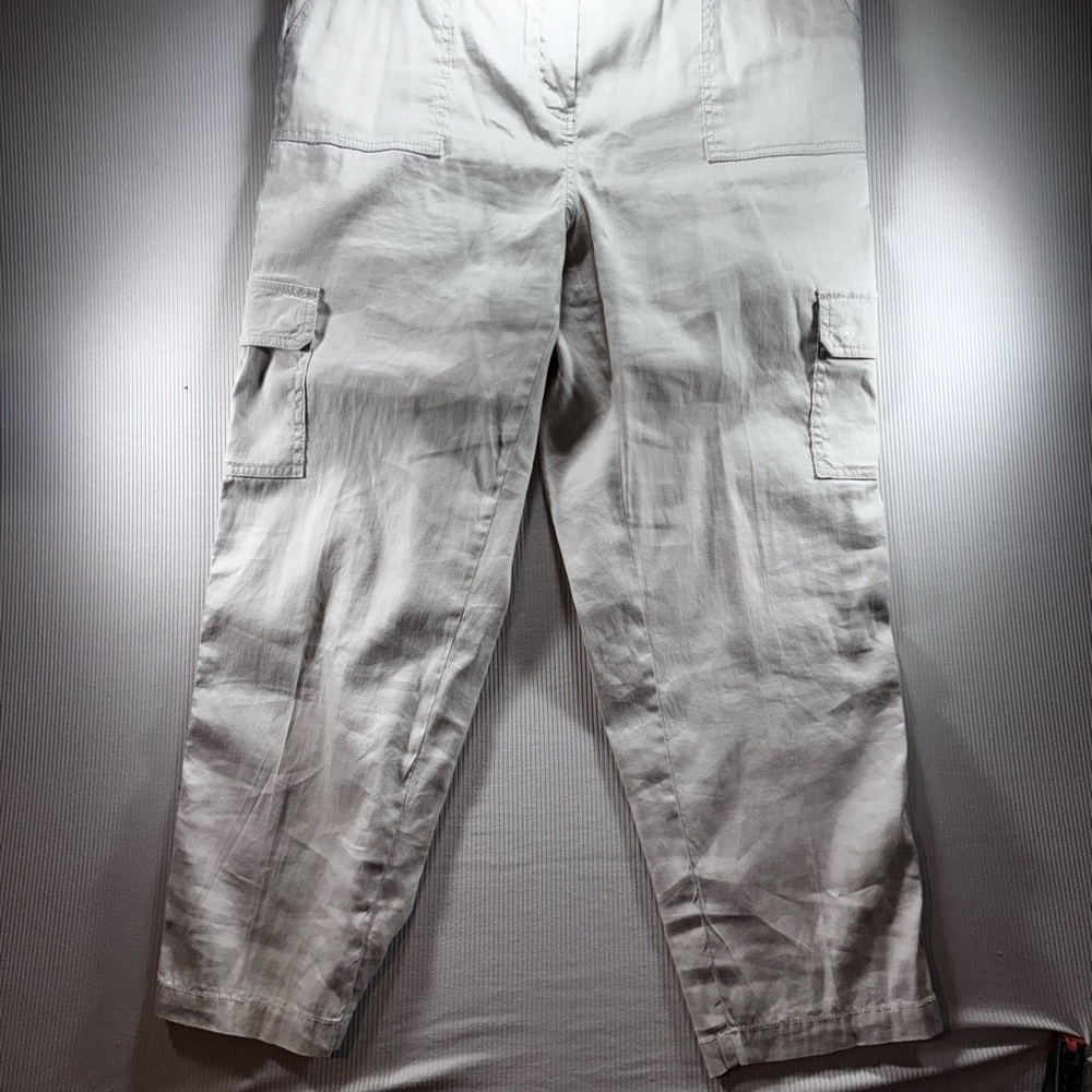 Chico's Ivory Linen Blend Cargo Pants Flat‎ Front/Elastic Back